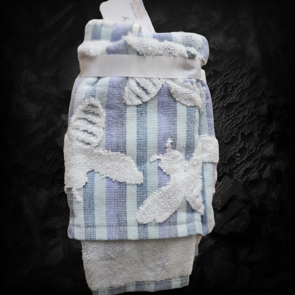 Bees Bumblebee Quick Dry 2 Fingertip Towels 100% Zero Twist Cotton New
